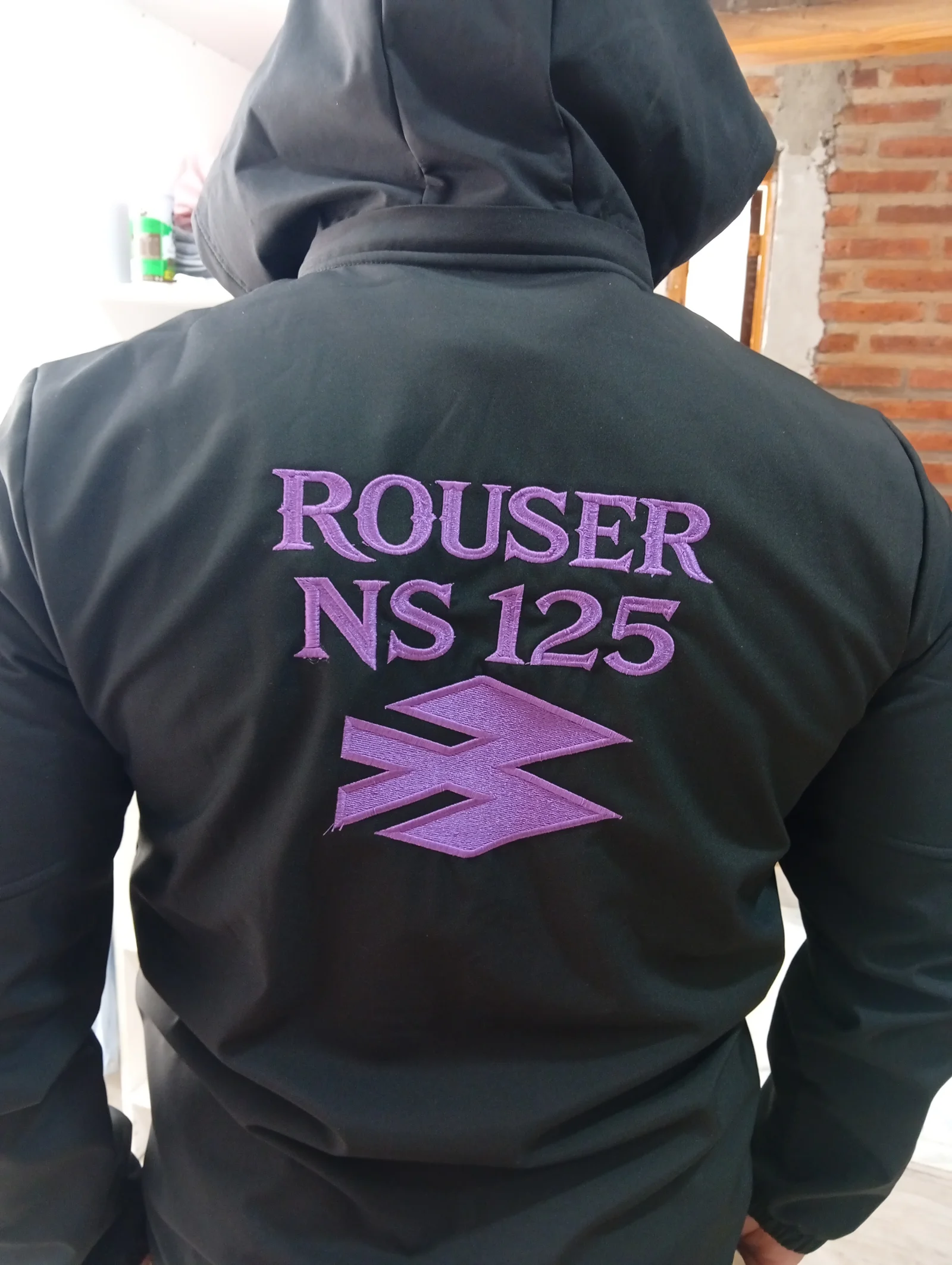 Campera personalizada — Rouser NS 125 — detalle 2, Salta Capital