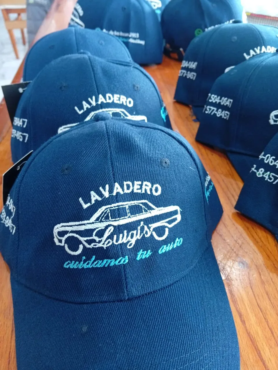 Gorras bordadas — Lavadero Luigi's, Salta Capital