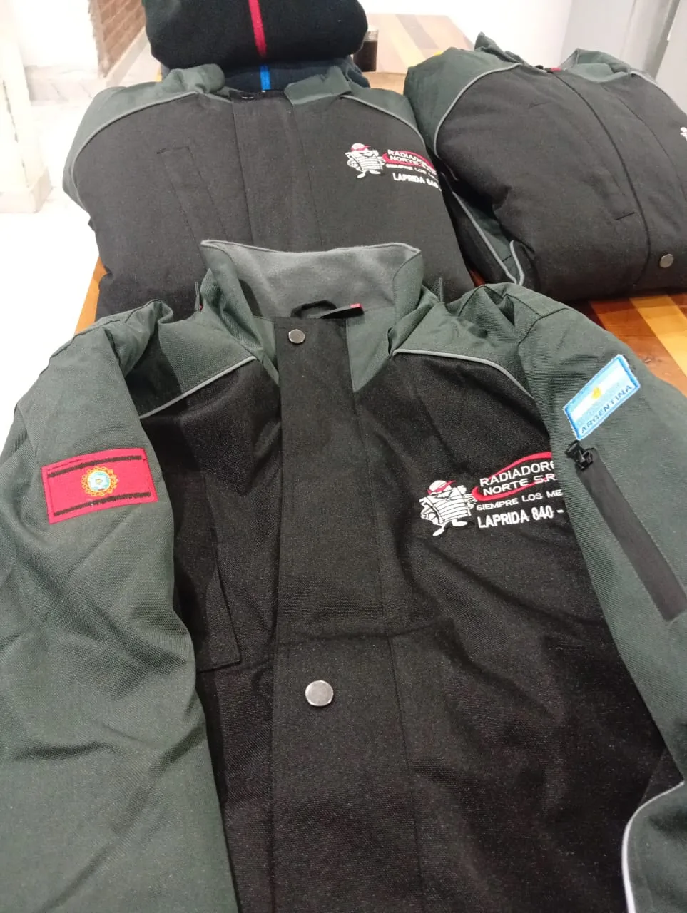 Camperas de uniforme — Radiadores Norte S.R.L. — detalle 2, Salta Capital