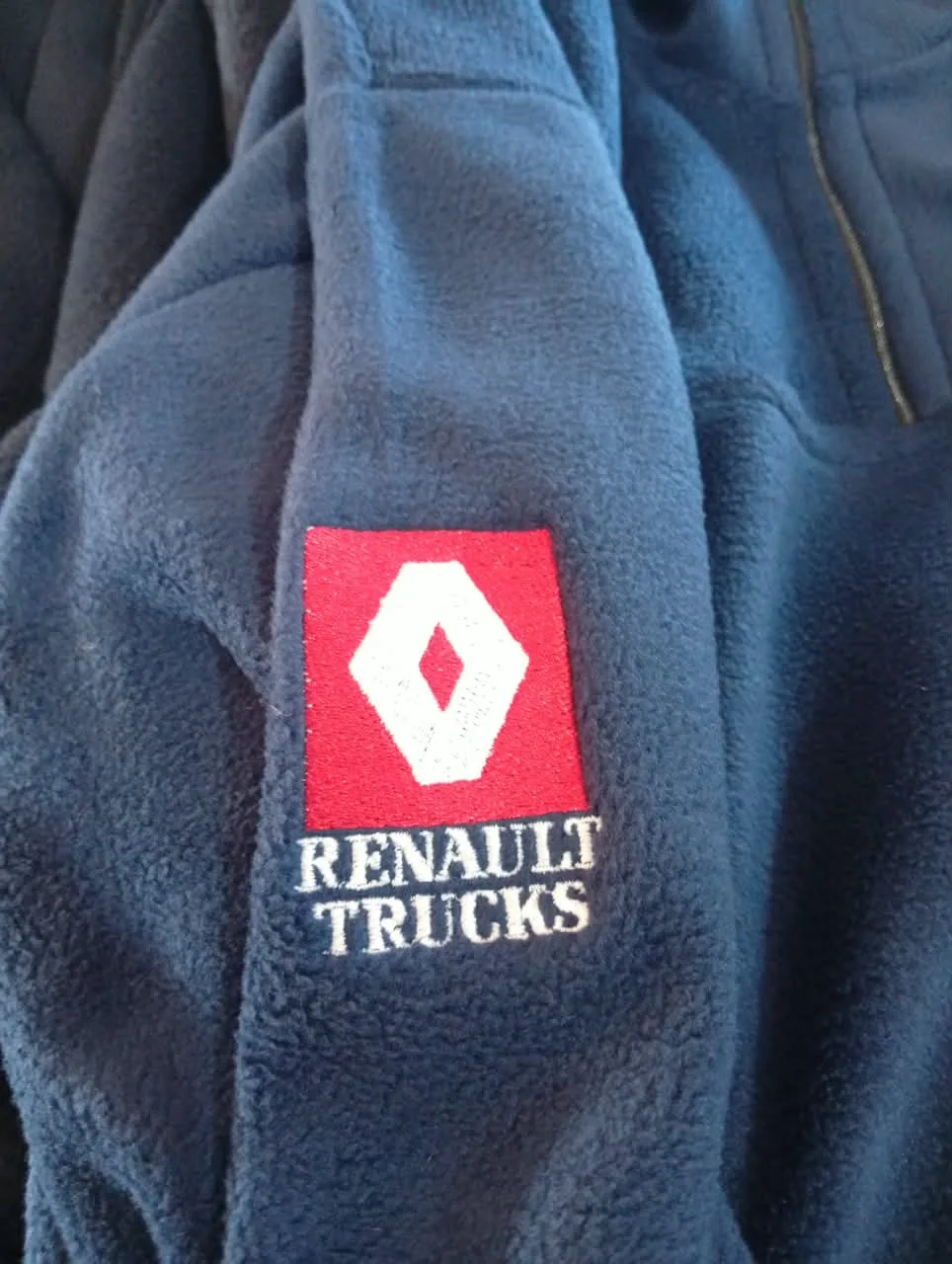 Campera polar — Renault Trucks y Volvo — detalle 2, Salta Capital